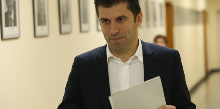 Кирил Петков каза как ще се реши спорът със Скопие